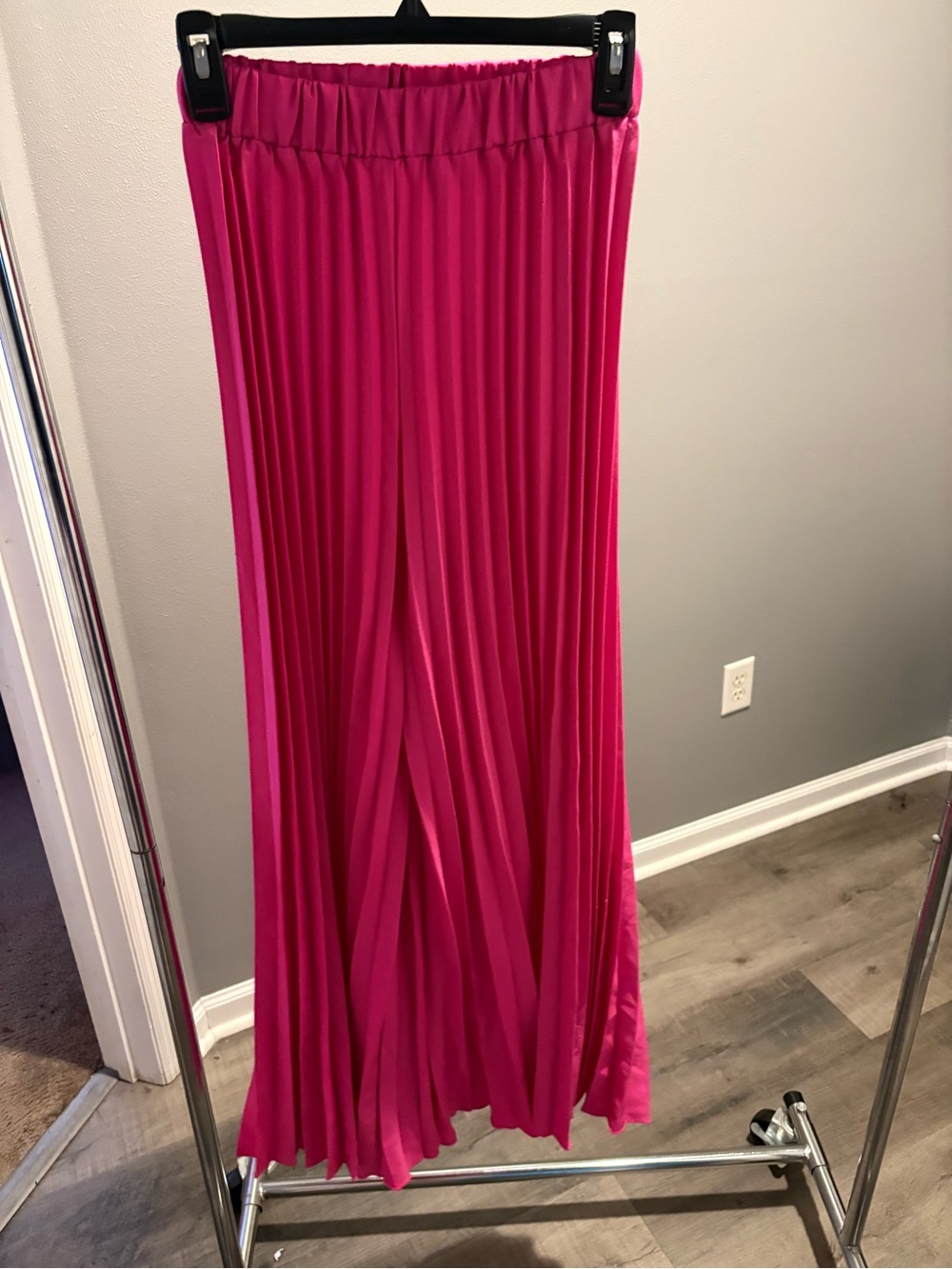 pink flowy pants